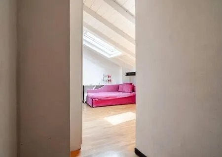 N8 - Elegante Mansarda Vicino Al Centro ברשה